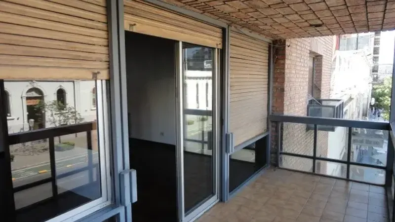 NVA CBA-PISO C/COCHERA AV. YRIGOYEN 300 -EXCLUSIVO, FRENTE A BUEN PASTOR- 4DORM