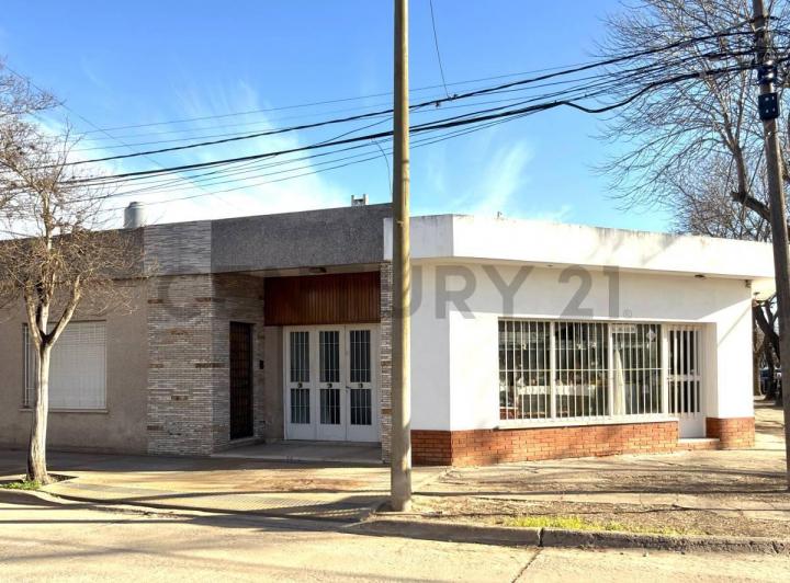 Casa · 127m² · 4 Ambientes · 1 Cochera
