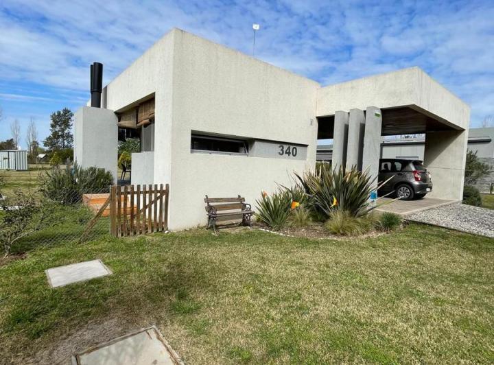 Casa · 105m² · 2 Dormitorios · 2 Cocheras