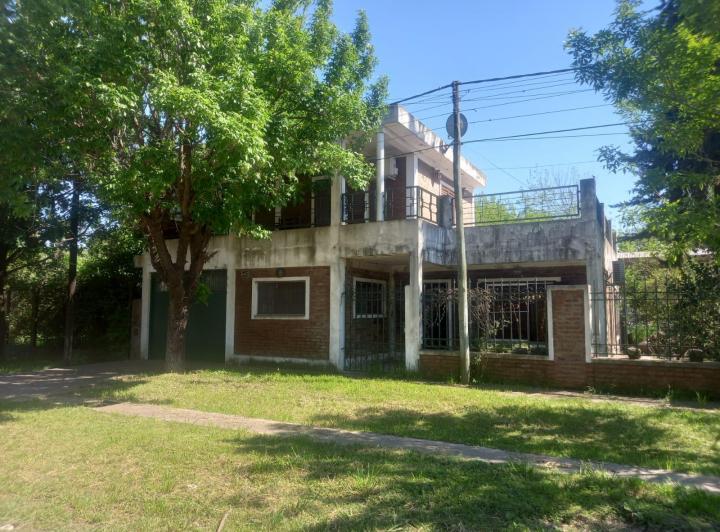 Casa · 210m² · 7 Ambientes