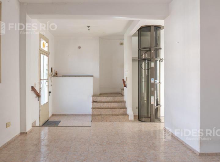Casa · 149m² · 6 Ambientes · 1 Cochera