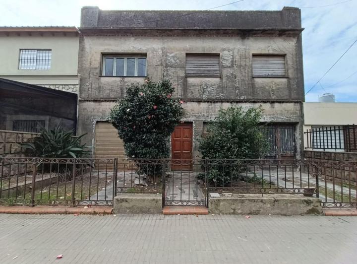 Casa · 191m² · 5 Ambientes · 2 Cocheras