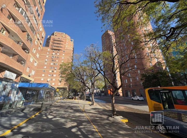 Departamento · 80m² · 6 Ambientes