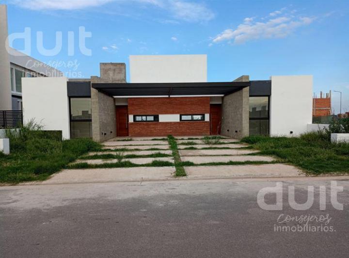 Casa · 80m² · 4 Ambientes · 1 Cochera