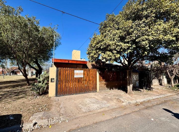 Casa · 130m² · 6 Ambientes · 2 Cocheras