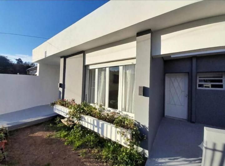 Casa · 130m² · 5 Ambientes · 3 Cocheras