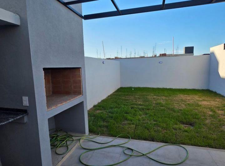 Casa · 80m² · 3 Ambientes · 2 Cocheras