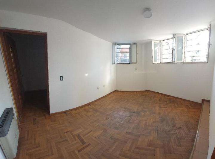 Departamento · 70m² · 5 Ambientes · 1 Cochera