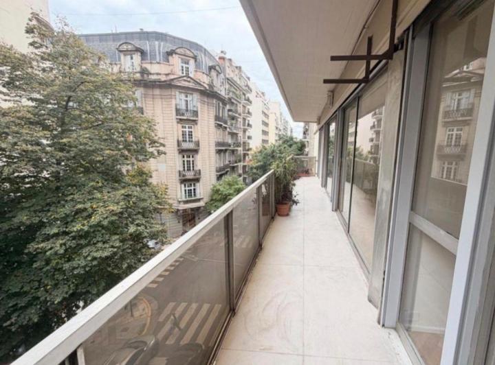 Departamento · 180m² · 4 Ambientes