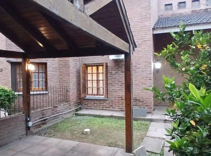 Casa · 90m² · 4 Ambientes · 1 Cochera