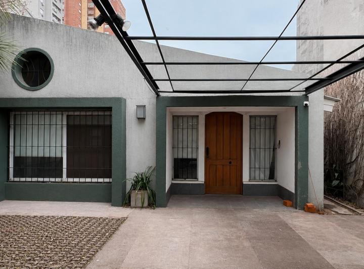 Casa · 100m² · 2 Ambientes · 1 Cochera
