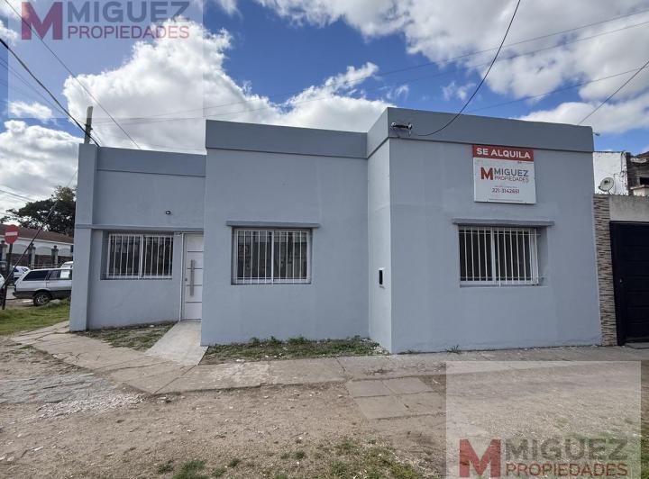 Casa · 75m² · 3 Ambientes · 2 Cocheras