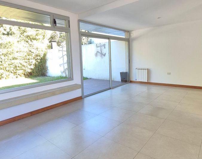 Casa · 120m² · 4 Ambientes · 2 Cocheras