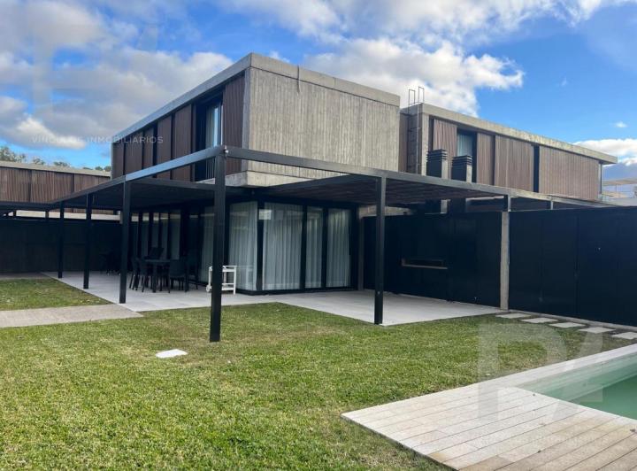 Casa · 137m² · 3 Dormitorios