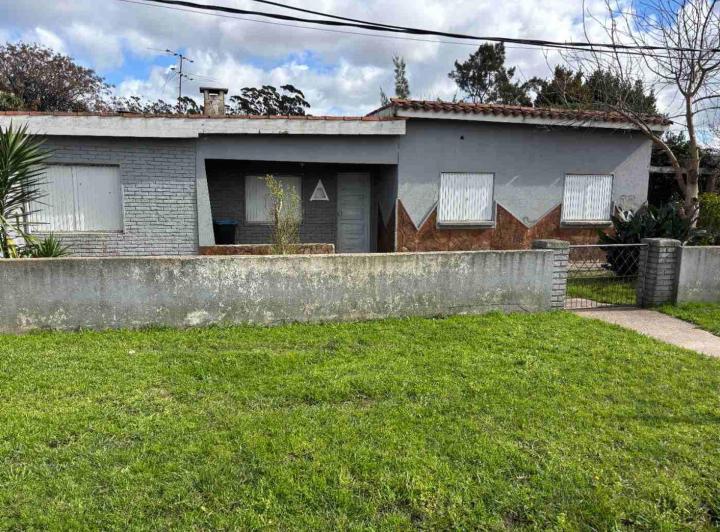 Casa · 80m² · 5 Ambientes · 1 Cochera