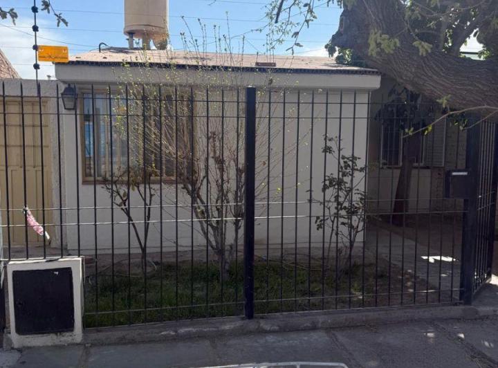 Casa · 65m² · 6 Ambientes · 1 Cochera