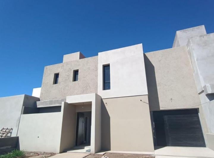 Casa · 50m² · 7 Ambientes · 2 Cocheras