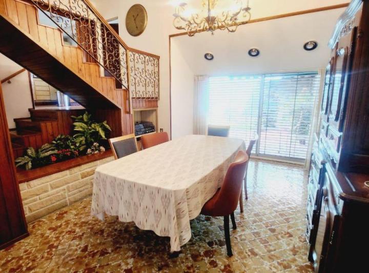 Casa · 260m² · 4 Ambientes