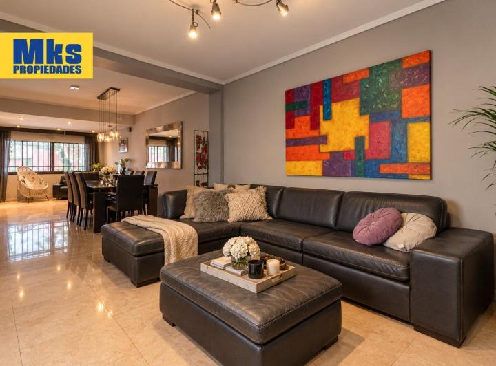 Casa · 278m² · 5 Ambientes · 3 Cocheras