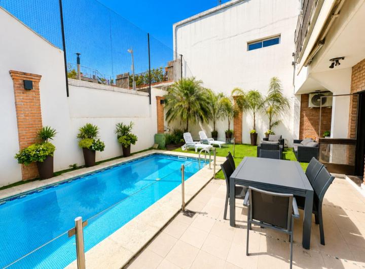 Casa · 287m² · 5 Ambientes · 2 Cocheras
