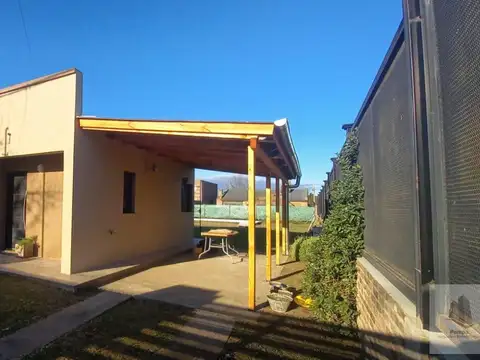Casa en Venta en Punta Chacra, Roldan