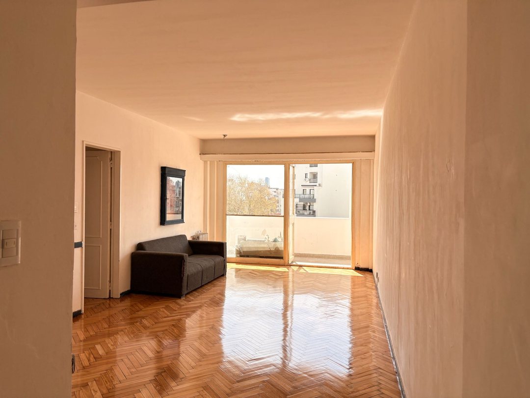 VENTA 4 AMB Y DEPENDENCIA BALCON LUMINOSO V CRESPO