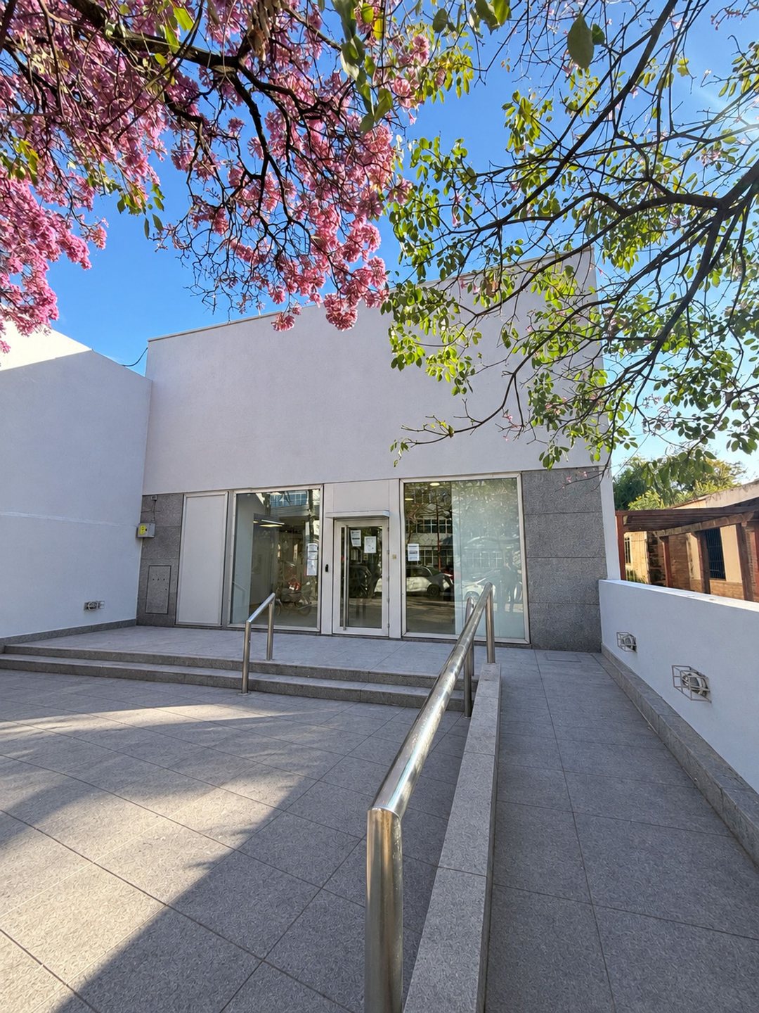 ALQUILER LOCAL COMERCIAL AV. BELGRANO SUR