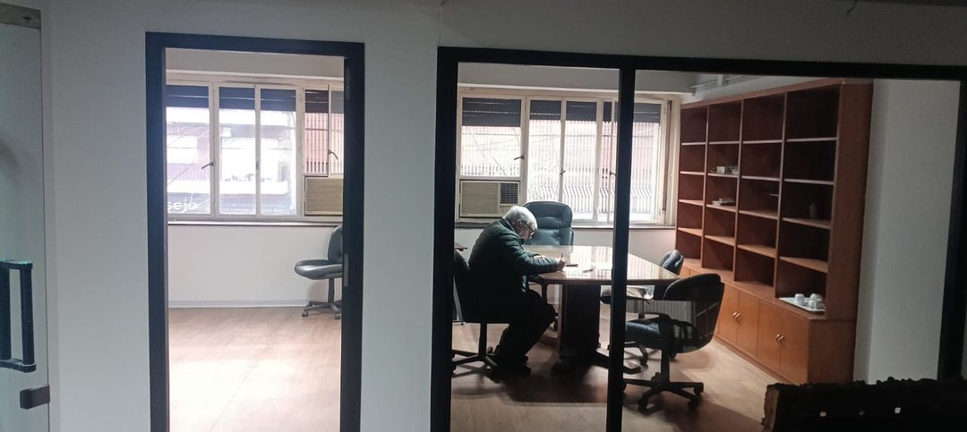 Amplia Oficina en excelente ubicacion
