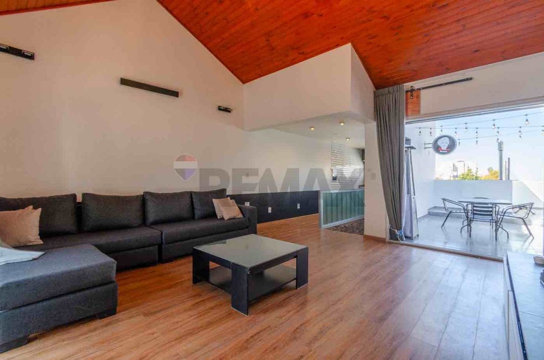 VENTA PH 4 AMB CON TERRAZA REMODELADO MONTE CASTRO