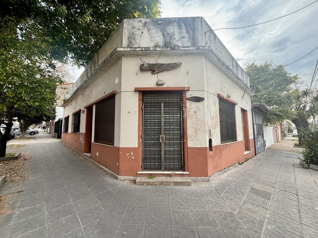 VENTA EN BLOCK CASA 3 AMBIENTES  +LOCAL