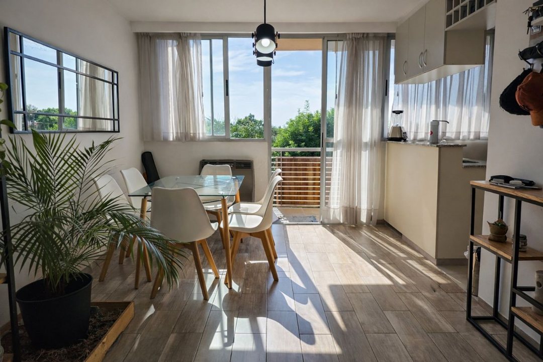 VENTA DEPTO 2 AMBIENTES BALCON CASTELAR CENTRO