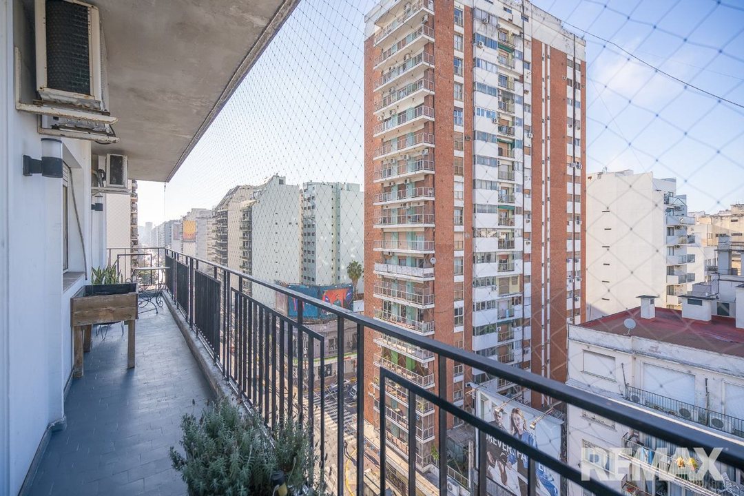 Venta departamento 4 amb. Flores piso 9 baulera