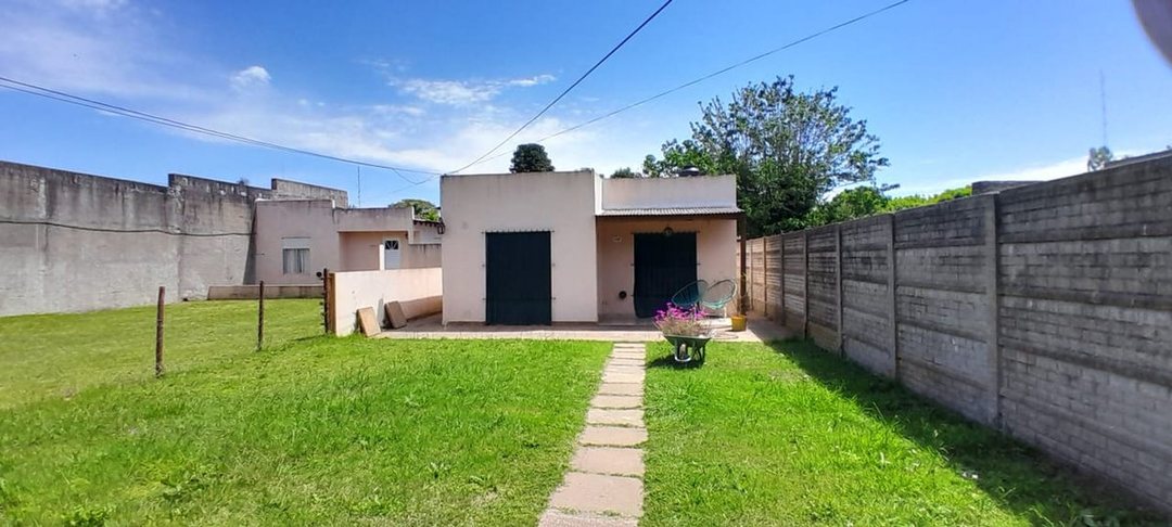 VENTA CASA  - ROQUE PEREZ- 744 m2