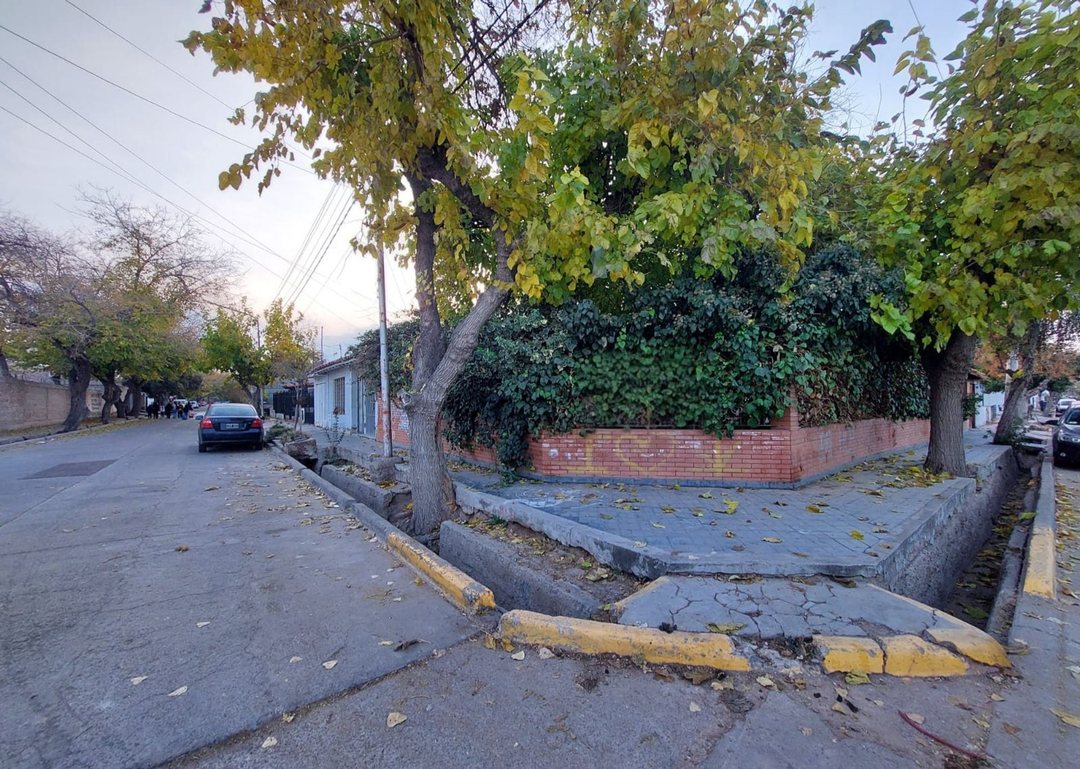 VENTA TERRENO ESQUINA CON PILETA