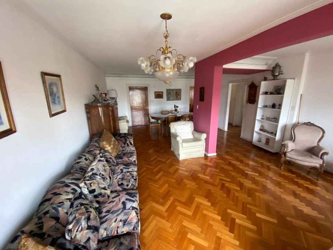 Venta Dpto 3 Ambientes  Flores con cochera