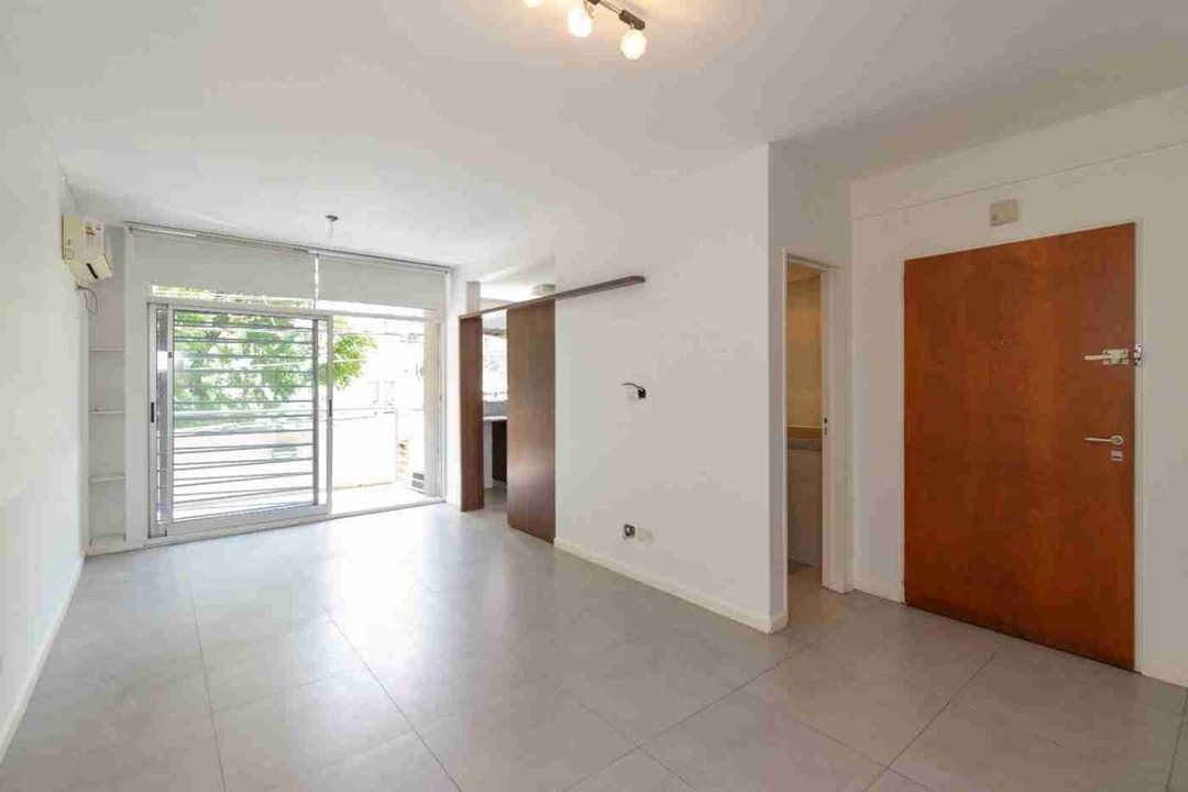 Alquiler departamento 2 amb c/patio  Las Cañitas