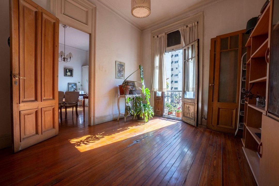 VENTA DEPARTAMENTO 4 AMBIENTES AMPLIOS - CLÁSICO