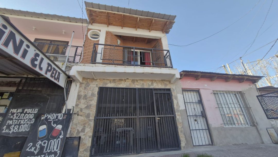 VENTA CASA 5 DORMITORIOS EN NEUQUEN