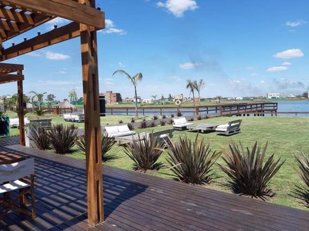 Lote en venta 605 m2 Lagos de Canning a la laguna
