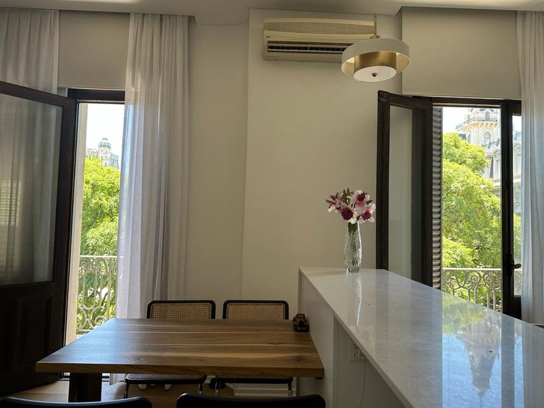 VENTA MONOAMBIENTE AMOBLADO