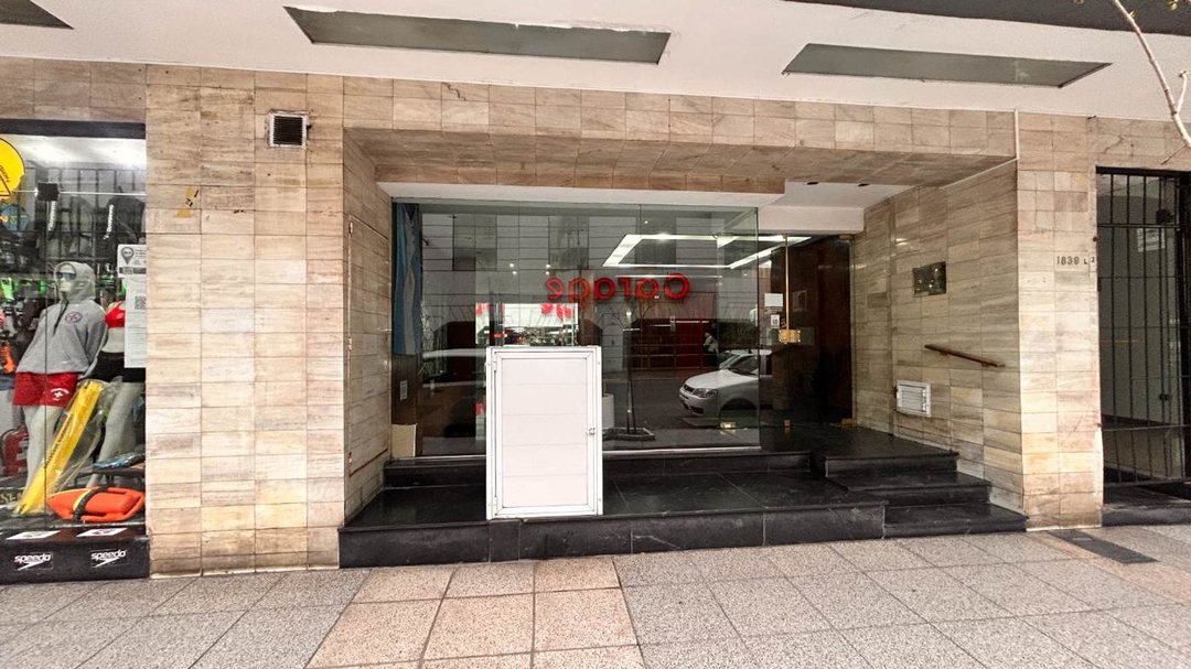 VENTA MONOAMBIENTE AL FRENTE ZONA PLAZA COLON