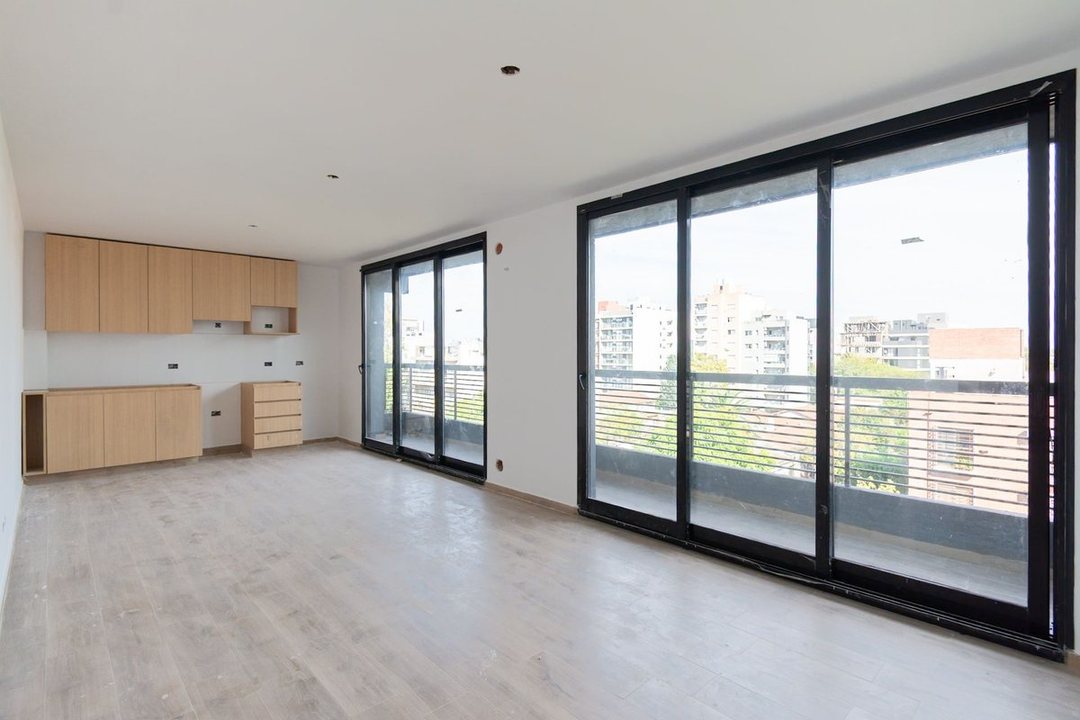 VENTA DEPARTAMENTO TRES AMBIENTES COCHERA MORON