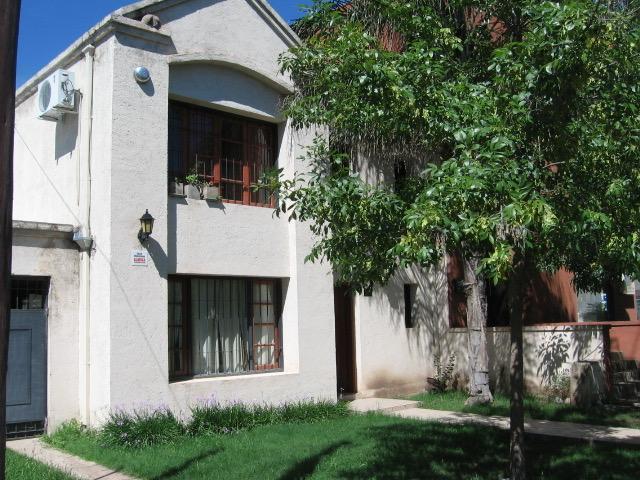 Casa · 140m² · 7 Ambientes · 2 Cocheras
