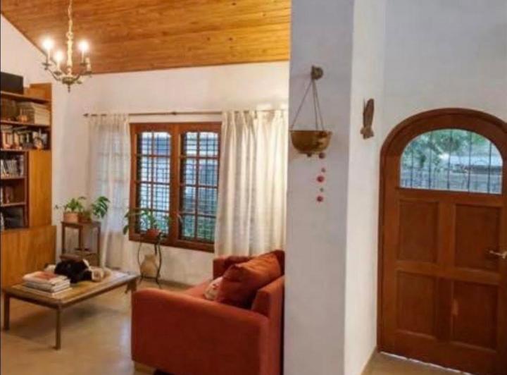 Casa · 100m² · 5 Ambientes · 1 Cochera