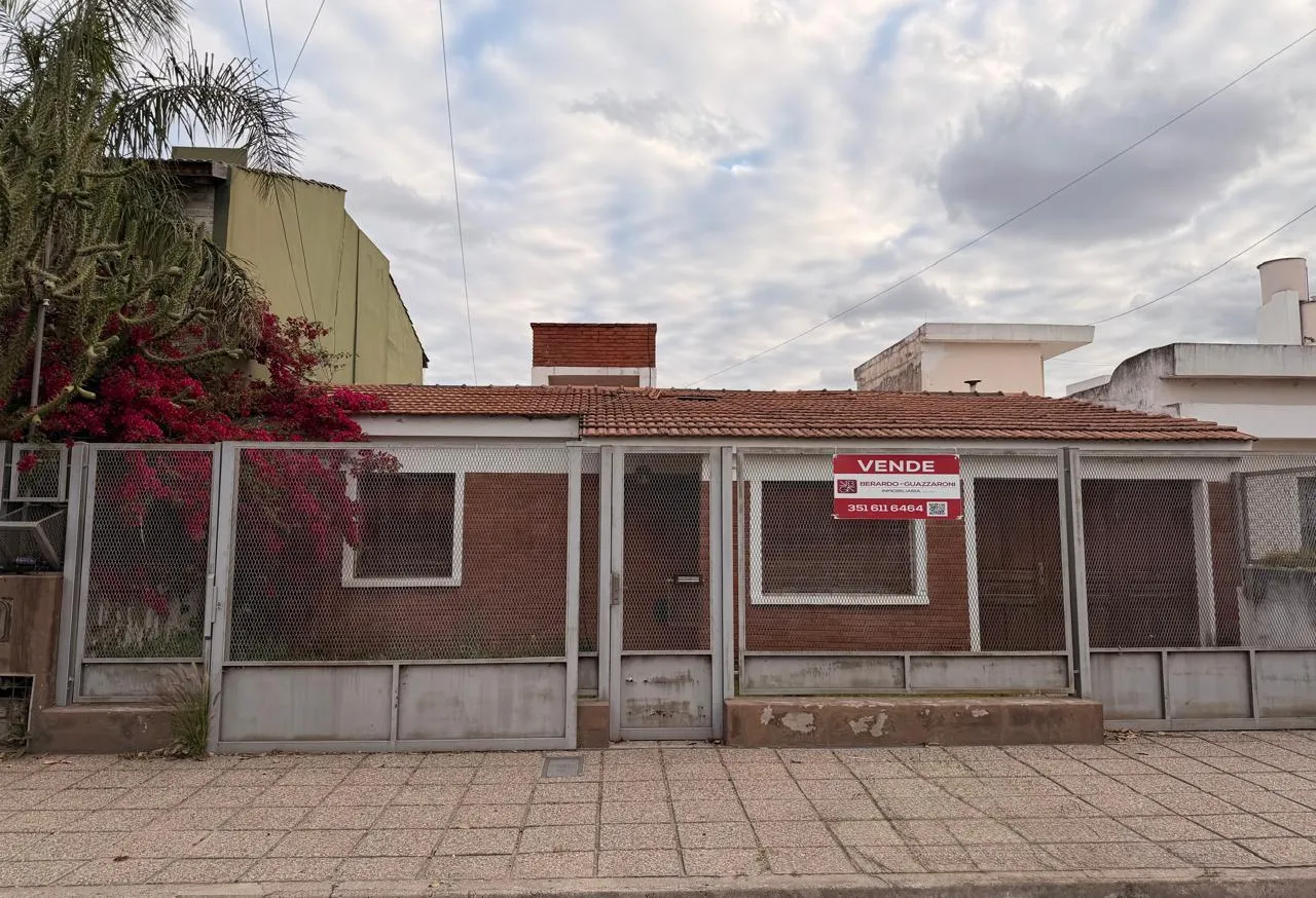 VENTA - 3 DORMITORIOS - BARRIO ESCOBAR.
