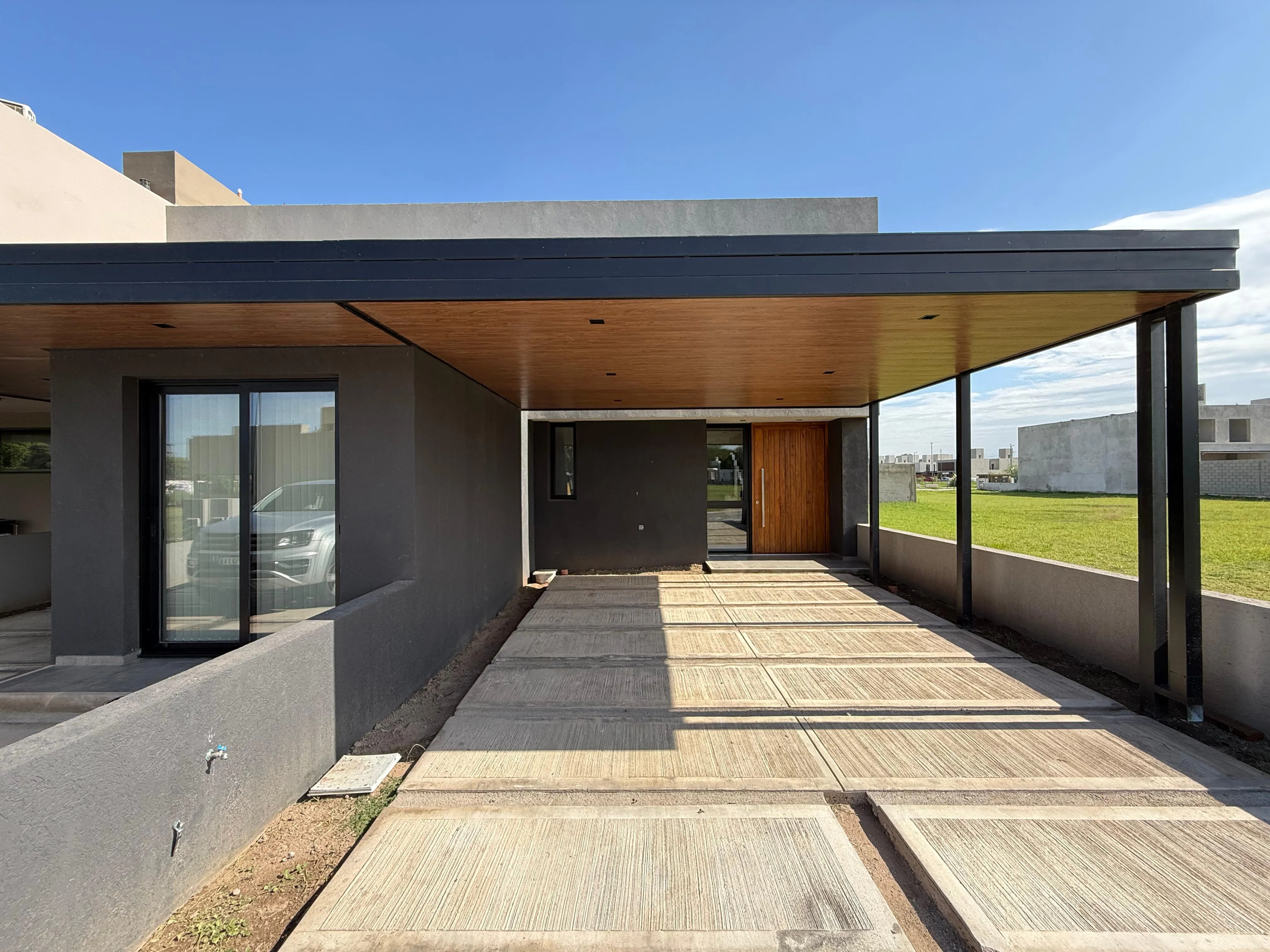 DÚPLEX CON PILETA EN VENTA – CHACRAS GREEN! FINANCIAMIENTO (GV)