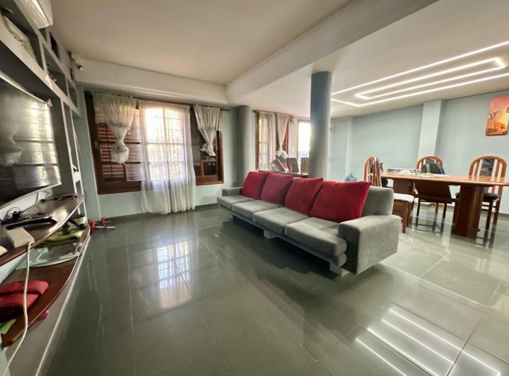 Casa · 287m² · 5 Ambientes · 3 Cocheras