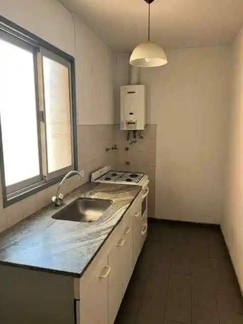 Dpto 1 dormitorio con balcón y a metros del Parque Sarmiento