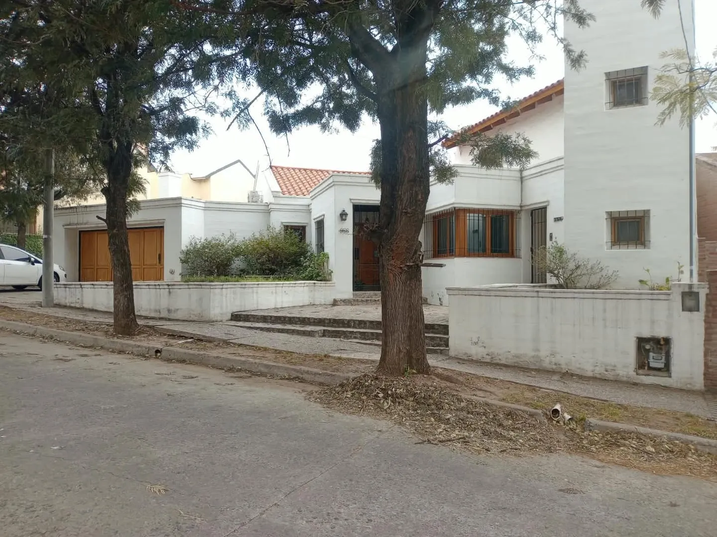 Casa Estilo Colonial - Bº Urca (a una cuadra del Club Tablada) - 3 dorm, escrito...