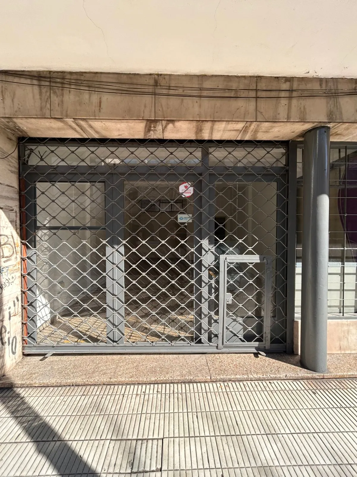 Inmobiliaria MORA ofrece Local Por ZONA/CENTRO "JUJUY 367" - NO COBRAMOS DEPOSITO